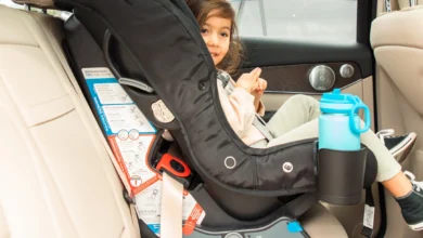 How much should a baby weigh to face forward in car seat