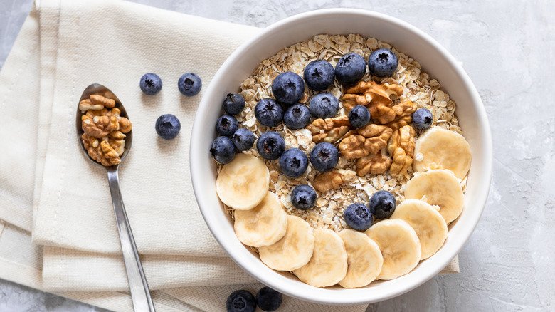 I Ate Oatmeal Every Morning for a Month-Here’s What Happened